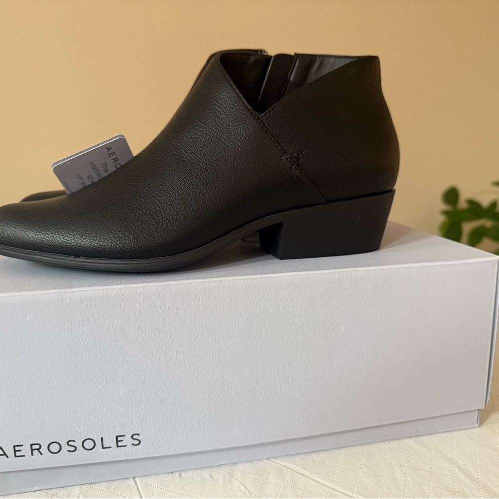 AEROSOLES CAYU Black Leather Ankke Boot
